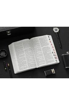 Image of Biblia RVR 1960 Tamaño Manual Letra Grande Colección Supreme Negro León Cruces Símil Piel